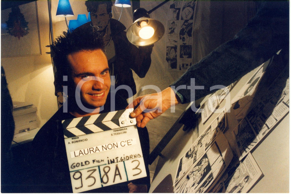 1998 ITALIA CINEMA - NEK sul set del film "Laura non c'è" *Foto 22x15 cm