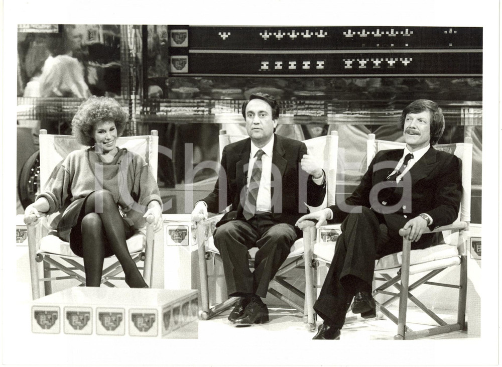 Fotografia d epoca originale 1983 RAI Test  Gioco per conoscersi Ornella VANONI Emilio FEDE Ambrogio FOGAR 1