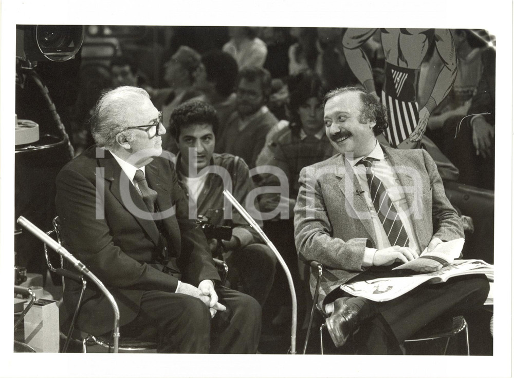 1984 RAI DUE "Blitz" - Federico FELLINI intervistato da Gianni MINÀ *Foto 24x18 