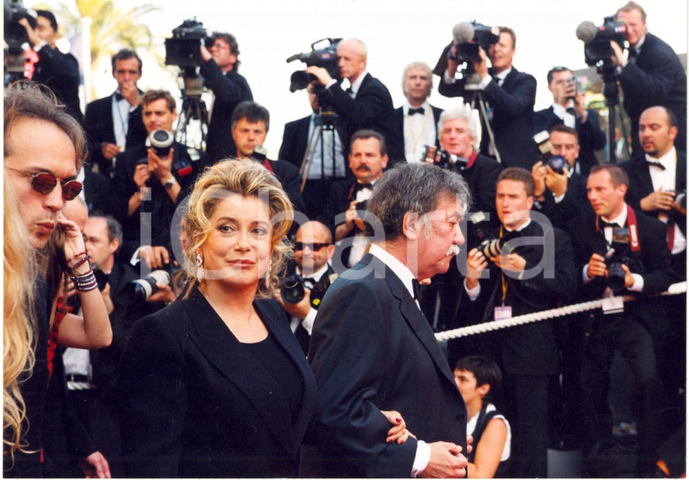 1999 FESTIVAL DI CANNES "Le temps retrouvé" - Catherine DENEUVE sul red carpet
