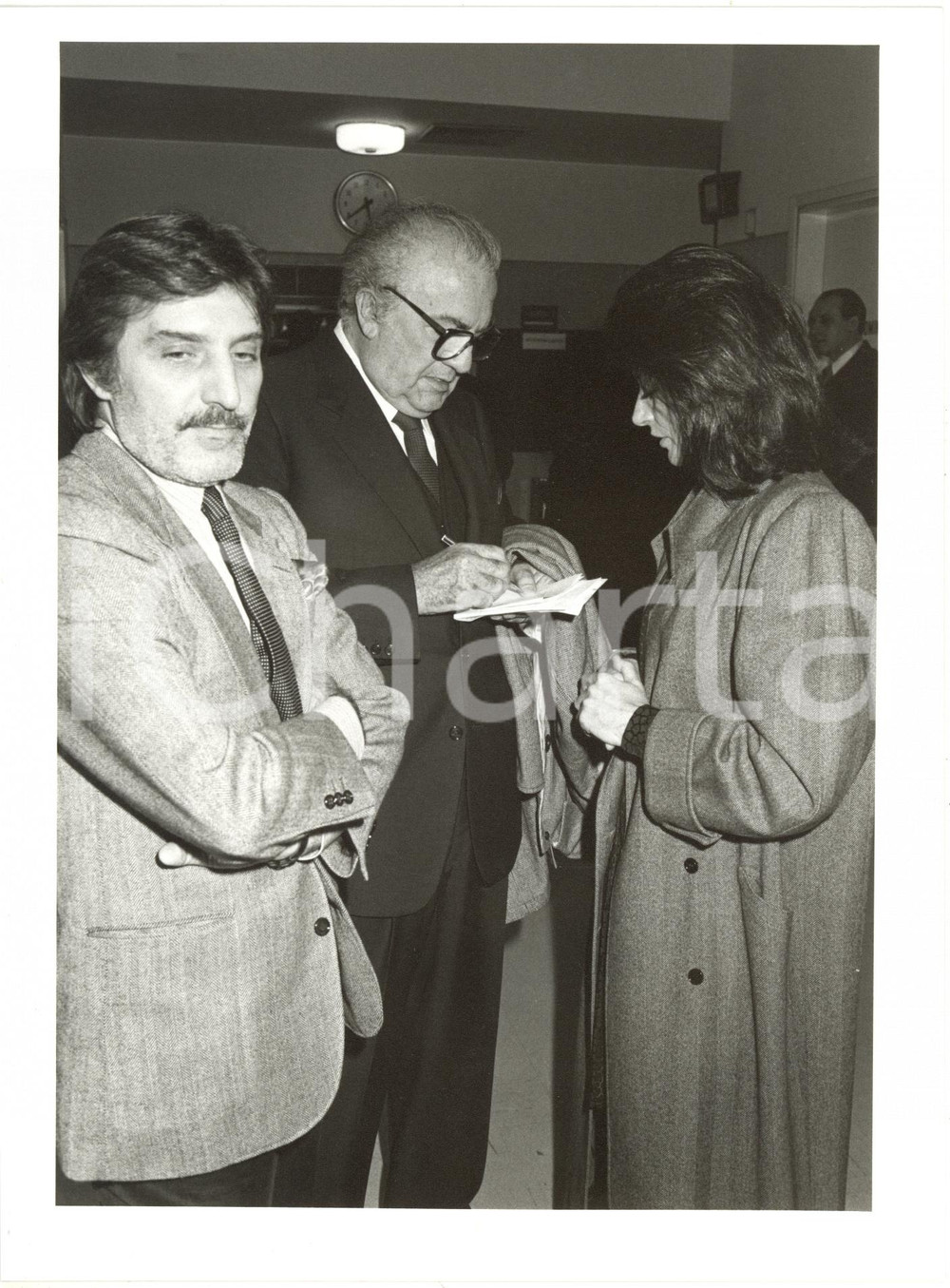 1983 RAIDUE - BLITZ Federico FELLINI Emanuel UNGARO Anouk AIMÉE Foto 24x18 (1)