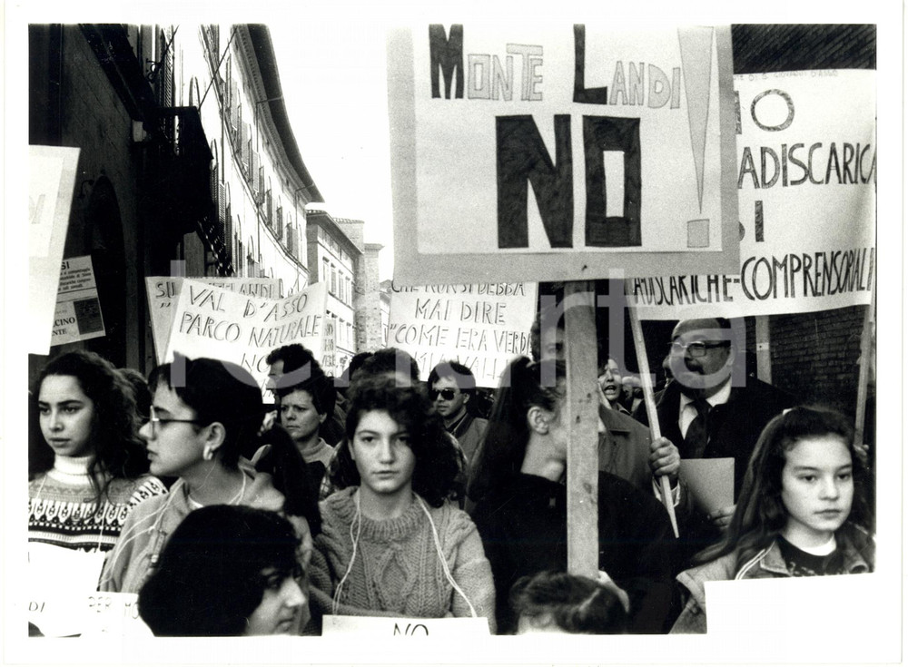 1991 SIENA Manifestazione contro la discarica di Monte Landi (1) *Foto 24x18