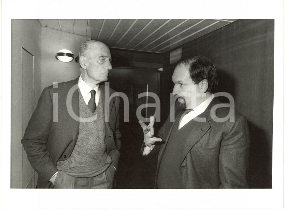 Fotografia d epoca originale 1985 ca MILANO Indro MONTANELLI e Daniel KRAUS Direttore Assolombarda 1