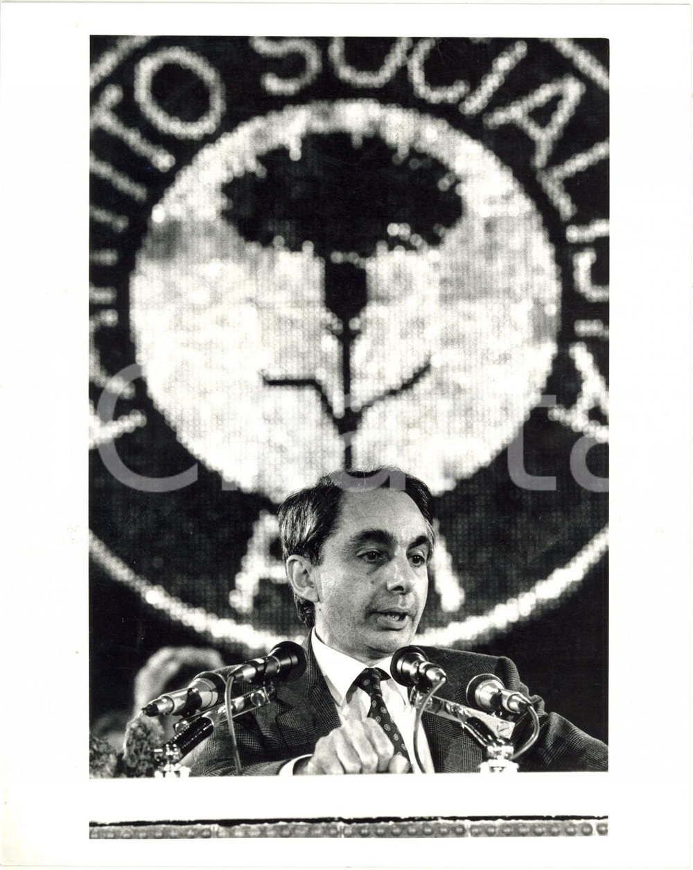 Fotografia d epoca originale 1987 RIMINI 44° Congresso PSI  Intervento di Giuliano AMATO Foto 20x25 cm 1