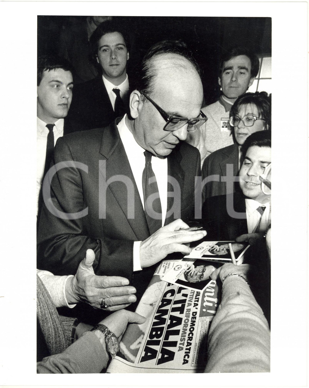 1987 RIMINI 44° Congresso PSI Bettino CRAXI firma autografi ai suoi sostenitori