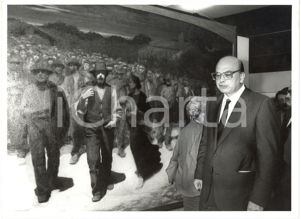 Fotografia d epoca originale 1985 ca MILANO Pinacoteca di BRERA Bettino CRAXI posa con quadro La Fiumana 3 1