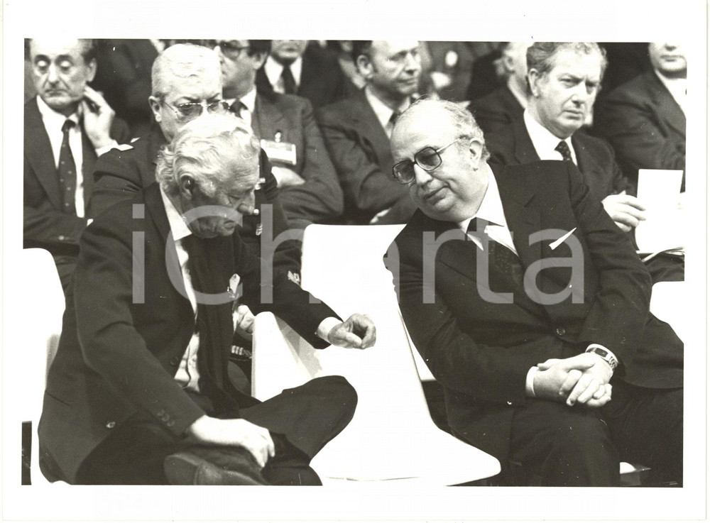 1985 ca ITALIA POLITICA - Gianni AGNELLI e Giovanni SPADOLINI a un convegno (3)