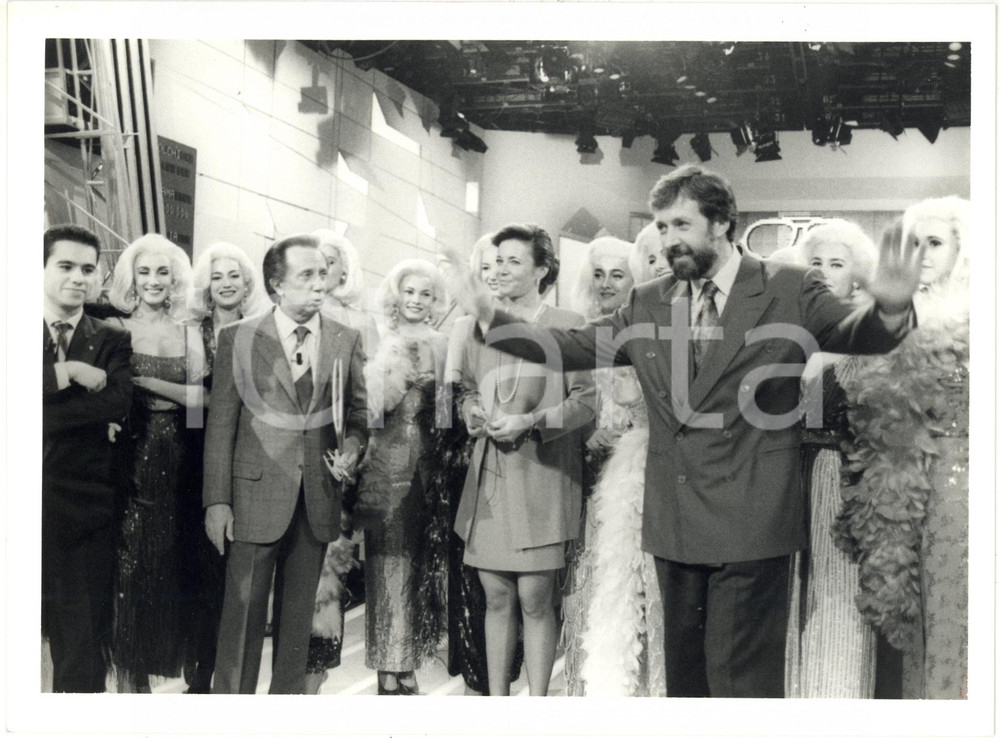 Fotografia d epoca originale 1993 TELEMIKE  Mike BONGIORNO con i campioni Isabella LAMA e Giulio MARLIA 2 1