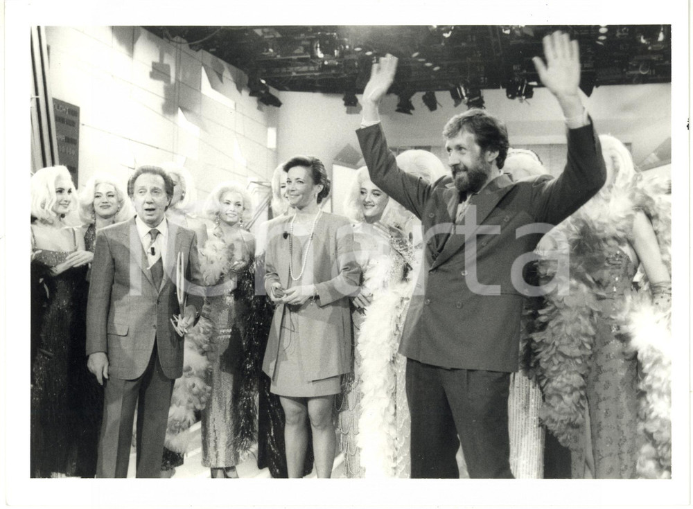 Fotografia d epoca originale 1993 TELEMIKE  Mike BONGIORNO con i campioni Isabella LAMA e Giulio MARLIA 4 1