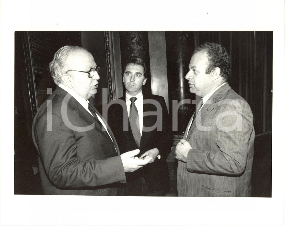 Fotografia d epoca originale 1985 ca MILANO POLITICA  PRI Giovanni SPADOLINI e Carlo VISCO GILARDI 2 Foto 1