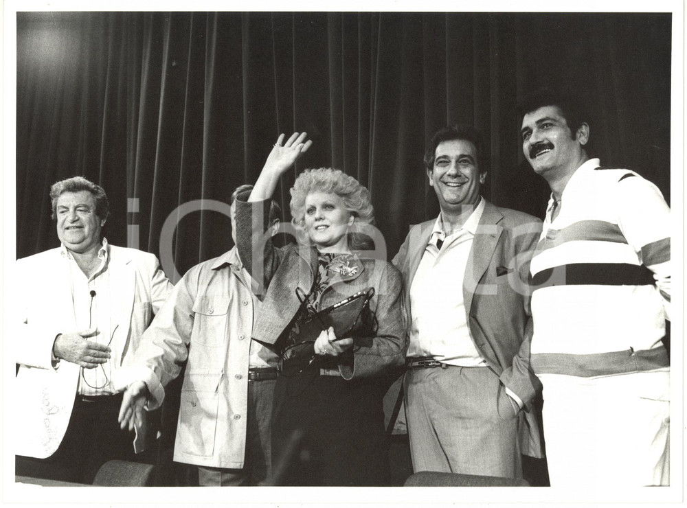 Fotografia d epoca originale 1986 CANNES  Menahem GOLAN Placido DOMINGO Katia RICCIARELLI Justino DIAZ Foto 1