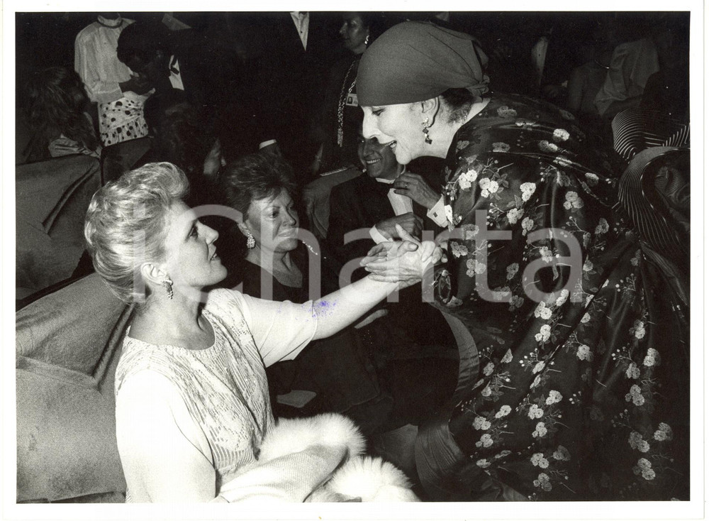 Fotografia d epoca originale 1986 CANNES FESTIVAL DEL CINEMA Katia RICCIARELLI Valentina CORTESE Foto 24x18 1