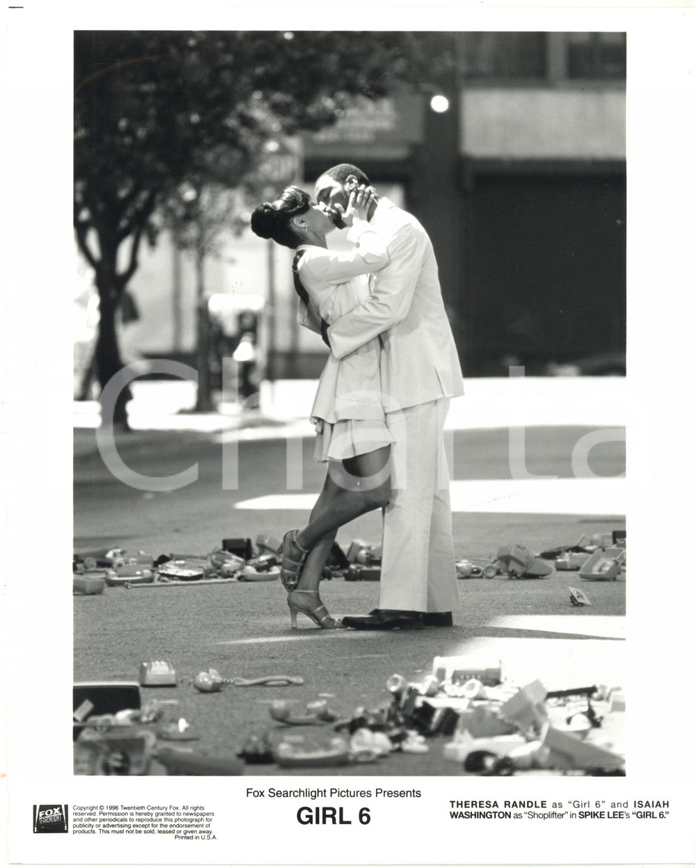 Fotografia d epoca originale 1996 CINEMA Film Girl 6  Bacio tra Theresa RANDLE e Isaiah WASHINGTON Foto 1