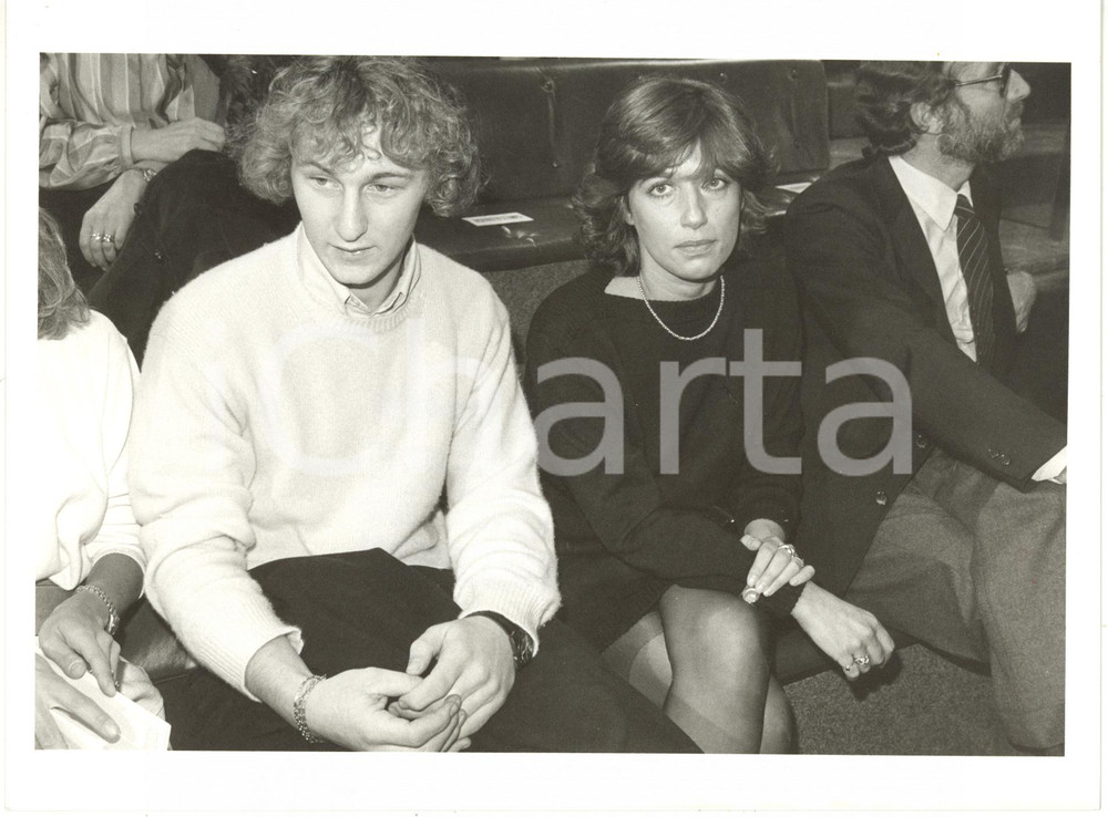 Fotografia d epoca originale 1983 TELEGATTI  Pierfrancesco VILLAGGIO con BERNETTI in platea 2 Foto 1