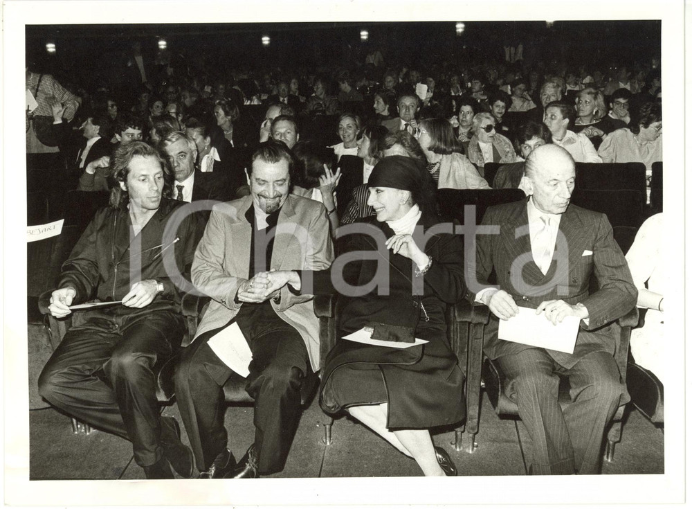 Fotografia d epoca originale 1984 MILANO  TEATRO LIRICO Maurice BEJART Valentina CORTESE Carlo DE ANGELI 1