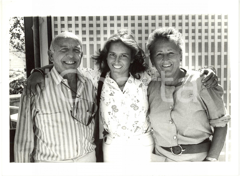 1985 ca ITALIA CINEMA - Regista Cinzia TH TORRINI con i genitori - Ritratto (1) 