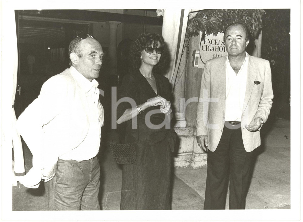 1985 ca VENEZIA CINEMA Arrigo PETACCO Claudia CARDINALE Pasquale SQUITIERI *Foto