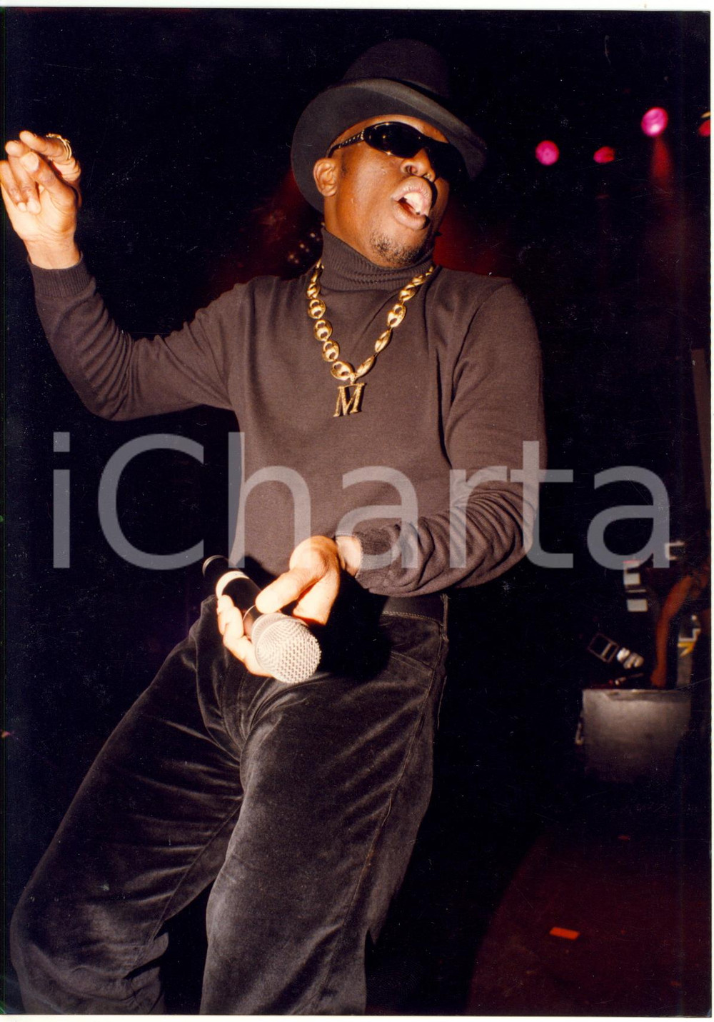 1995 ca MUSICA - Cantante Mark MORRISON sul palco durante un concerto *Foto 