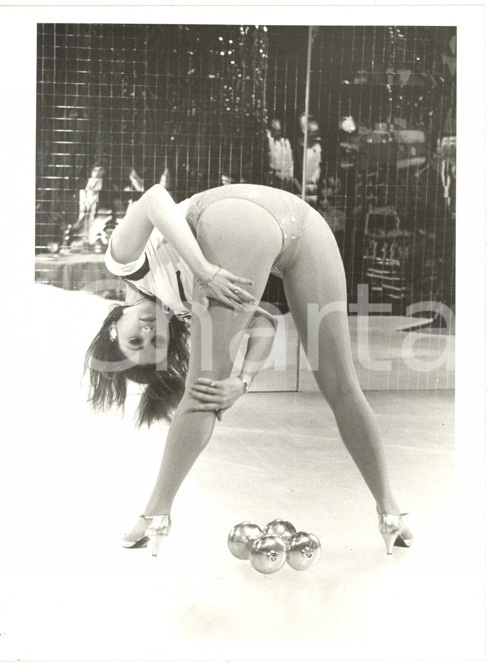1985 ca RAI "Il cappello sulle ventitré" - Serena GRANDI durante un balletto (1)