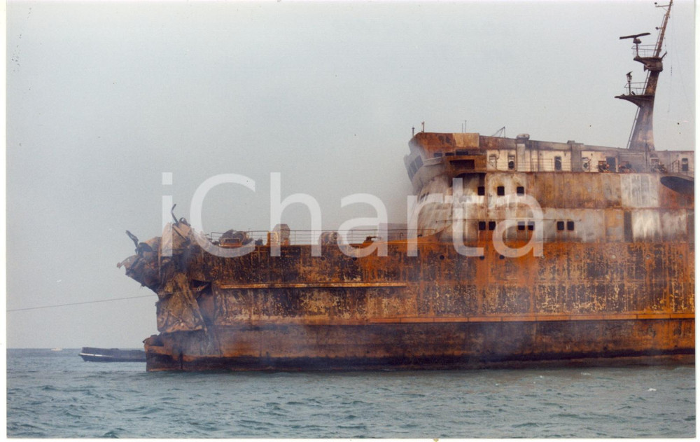 1991 LIVORNO Disastro del MOBY PRINCE - Prua del traghetto dopo collisione (1)