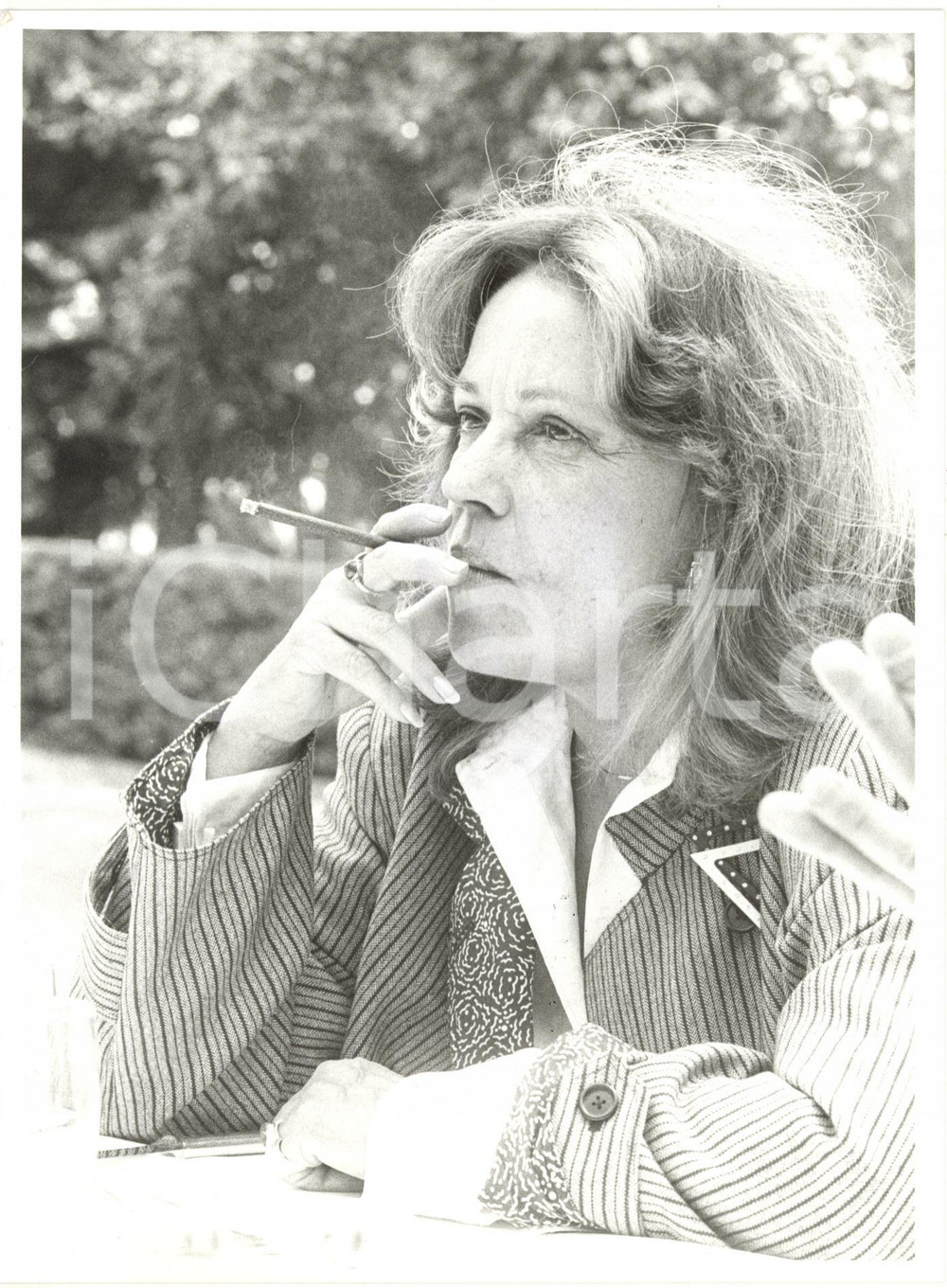 1985 ca FRANCIA CINEMA - Attrice Jeanne MOREAU Ritratto con sigaretta (1)
