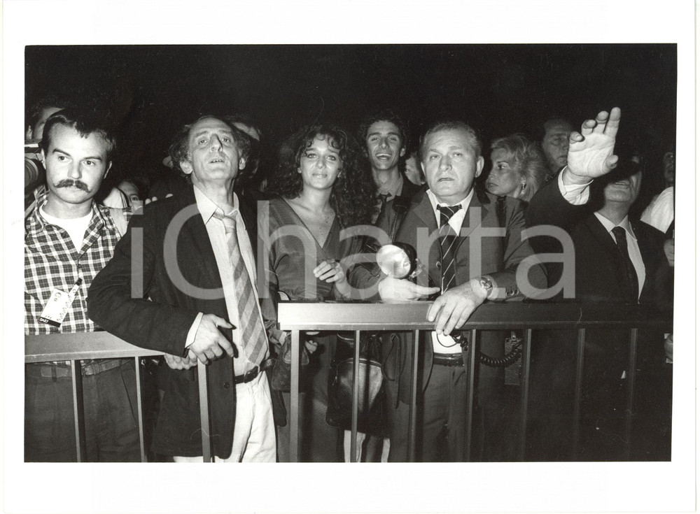 1986 VENEZIA MOSTRA DEL CINEMA Valeria GOLINO e Citto MASELLI tra i giornalisti