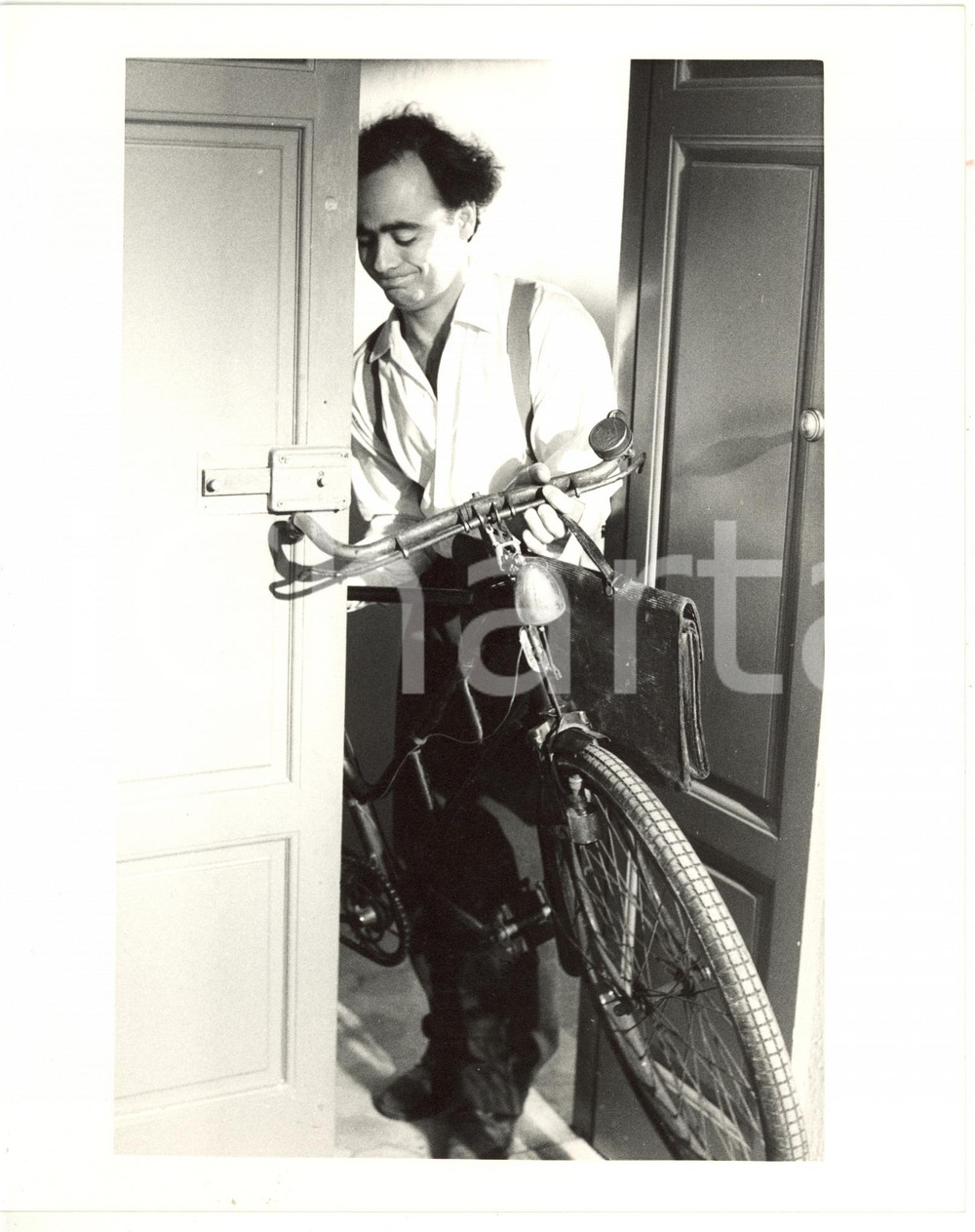 1988 CINEMA "Ladri di saponette" Maurizio NICHETTI Ritratto con bicicletta (3)