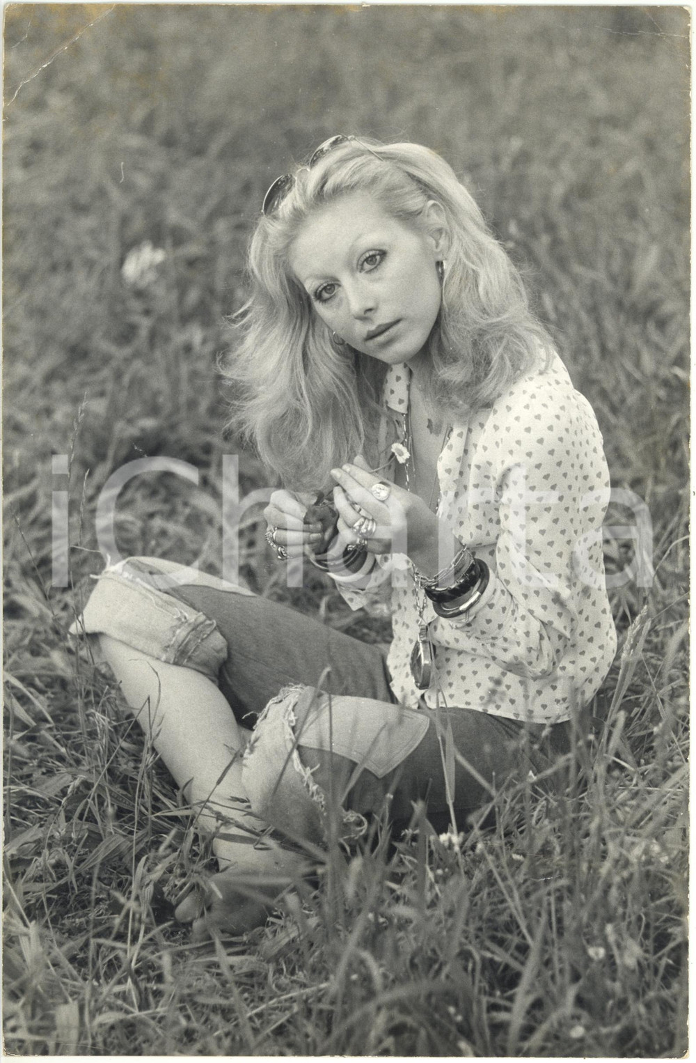 1975 ca ITALIA - COSTUME Patrizia BUFFA Ritratto con margherita *Foto 20x30