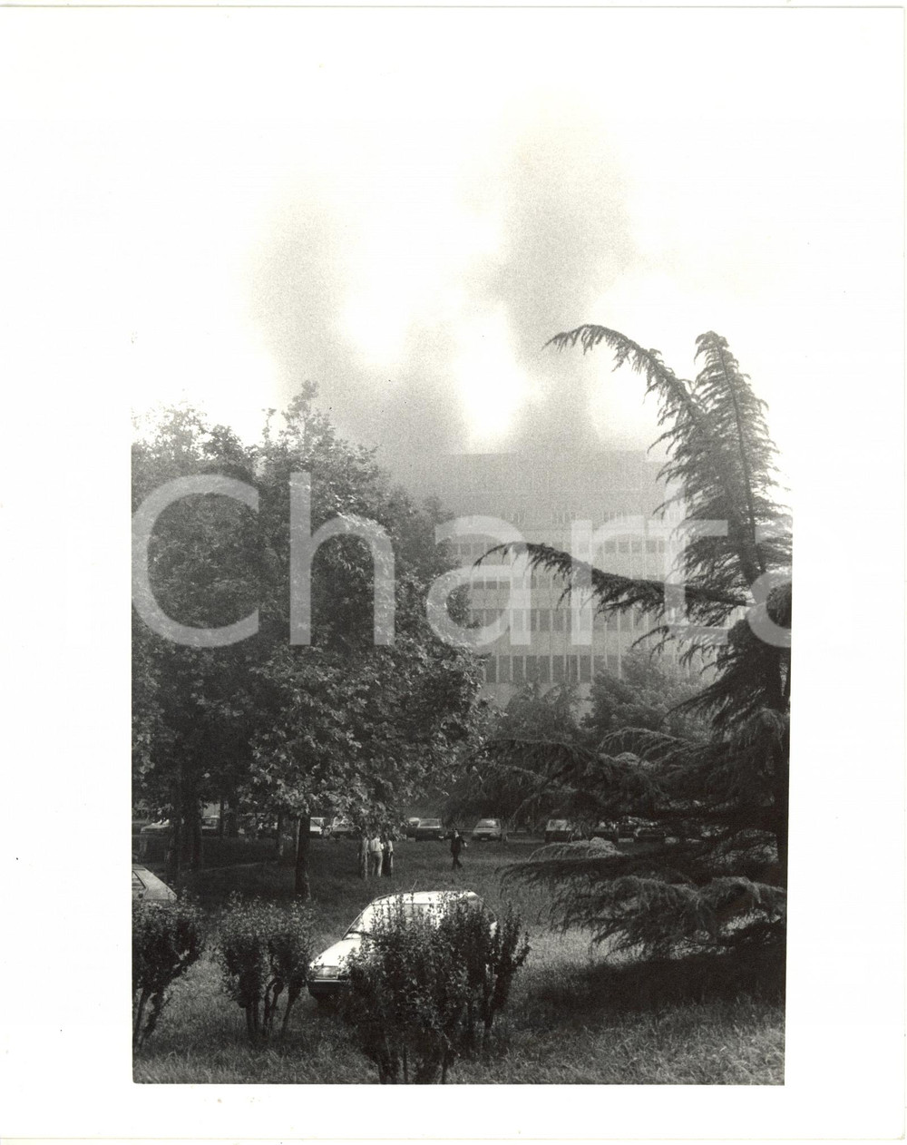 1980 ca MILANO Piazzale Lugano - Incendio Palazzo delle POSTE - Foto 20x25