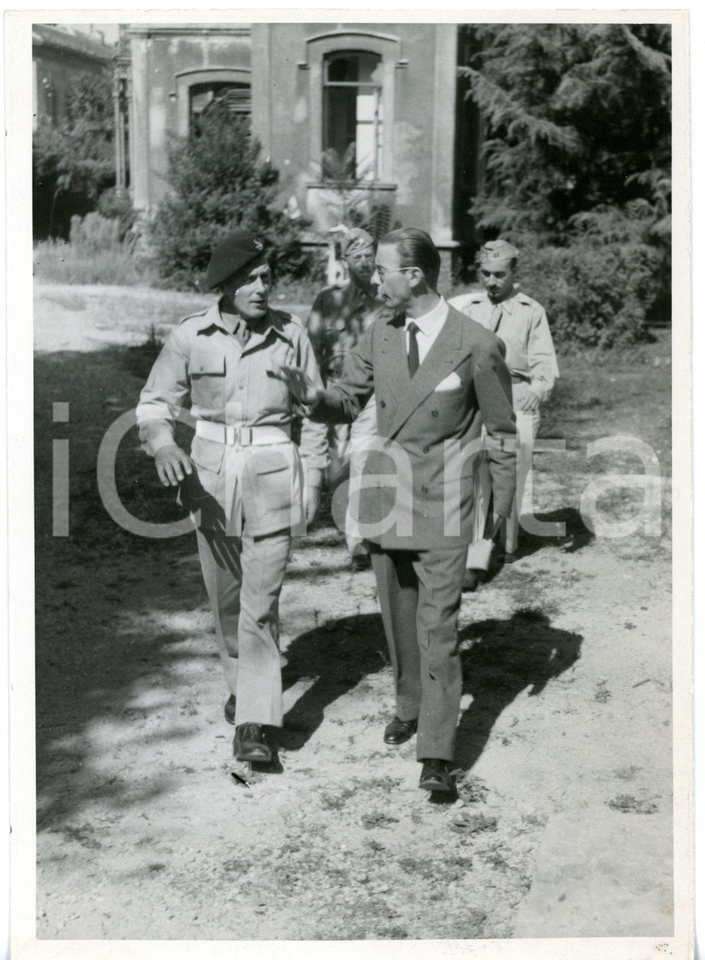 1950 ca MILANO Militari visitano clinica ospedaliera - Fotografia VINTAGE 13x18
