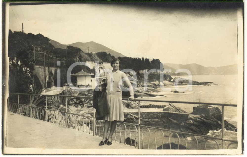 1931 GENOVA NERVI - Ritratto di donna sul lungomare - Fotocartolina FP