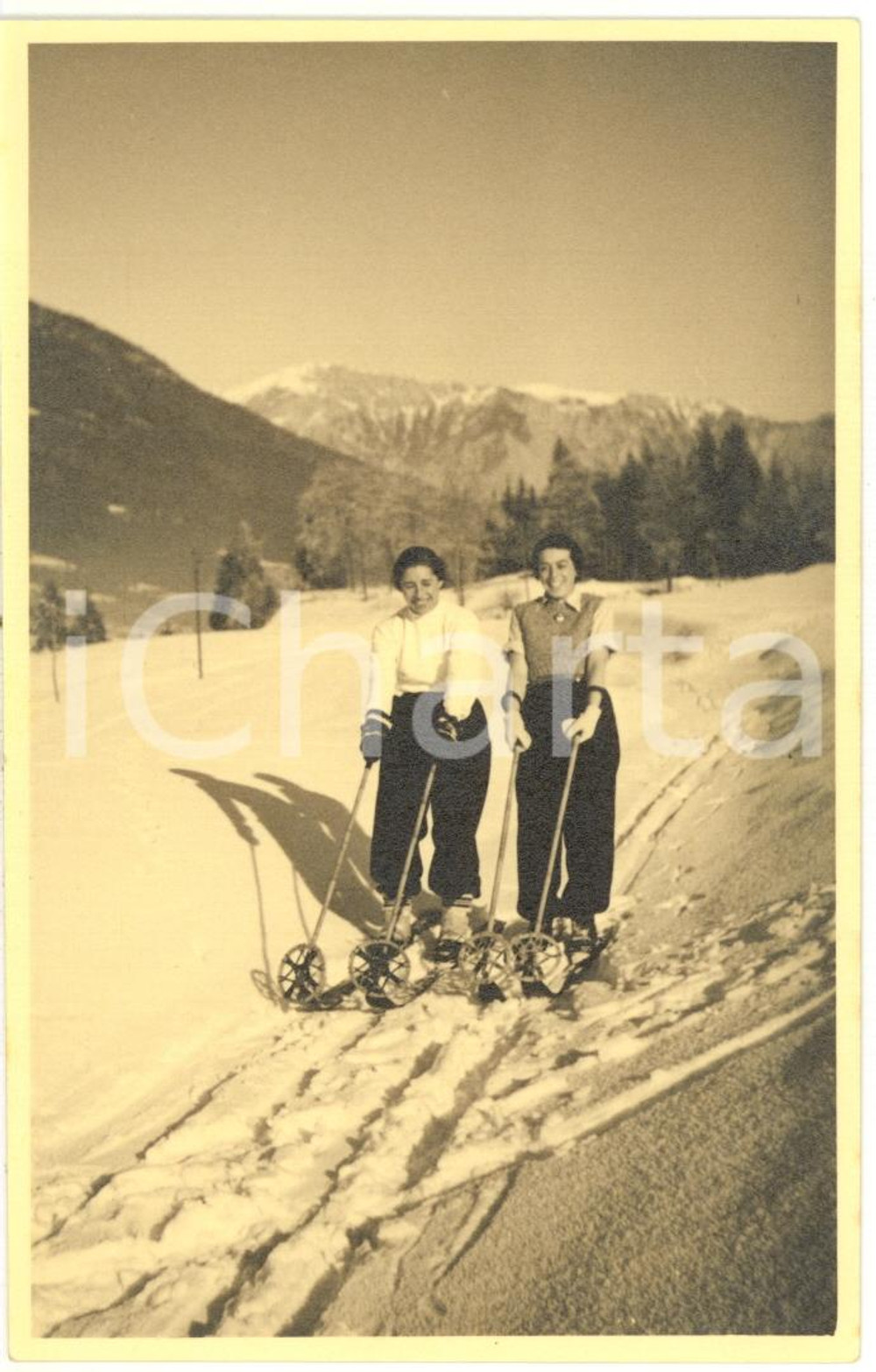 1936 TARVISIO (UD) Ritratto di due donne sulle piste da sci *Cartolina FP