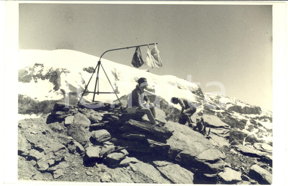 Fotografia d epoca originale 1950 ca ALPI / GOBBA DI ROLLIN Bivacco di alpinisti  Foto VINTAGE 17x11 cm 1