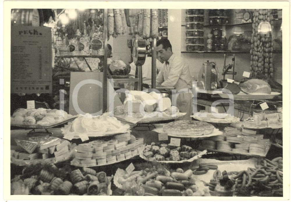 Fotografia d epoca originale 1960 MILANO Via Spadari  Gastronomia PECK  Interno con salumiere 2 Foto 1