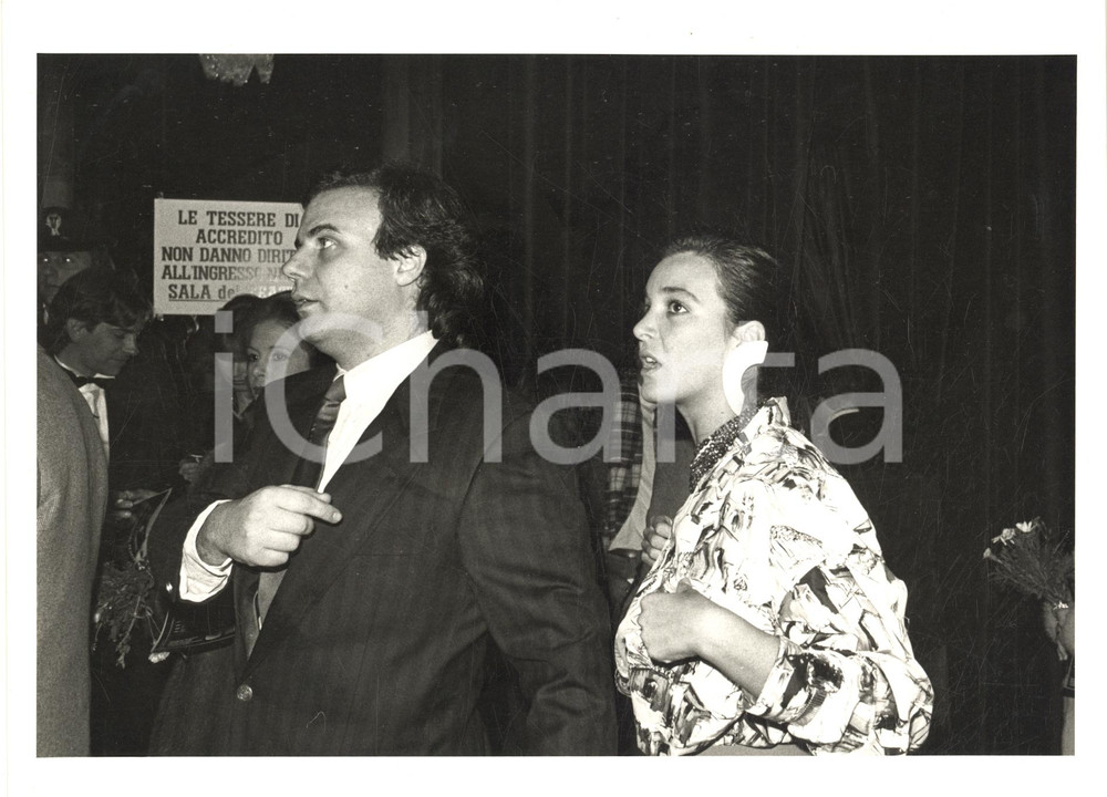 1985 ca FESTIVAL DI SANREMO Arrivo di Jerry CALA' e Marina SUMA (2) Foto