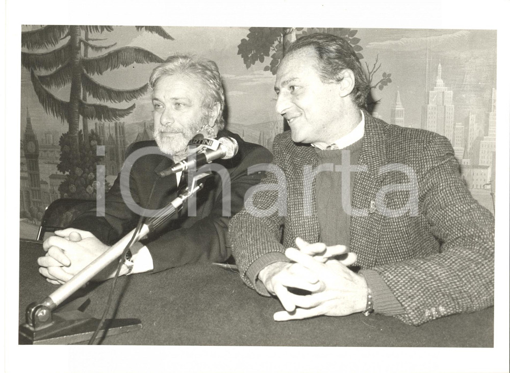 1983 MILANO Terrazza MARTINI - Luciano DE CRESCENZO e Renzo ARBORE (2) - Foto