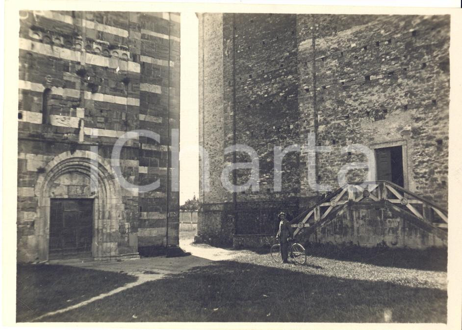 Fotografia d epoca originale 1925 GRAVEDONA Chiesa Santa Maria del Tiglio  Escursionista in bici  Foto 12x8 1