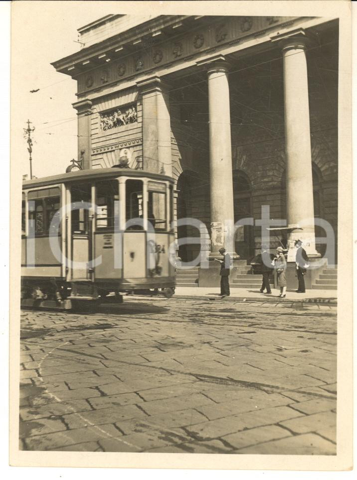 1924 MILANO Bastioni PORTA VENEZIA Passeggeri in attesa del tram - Foto 8x12 cm