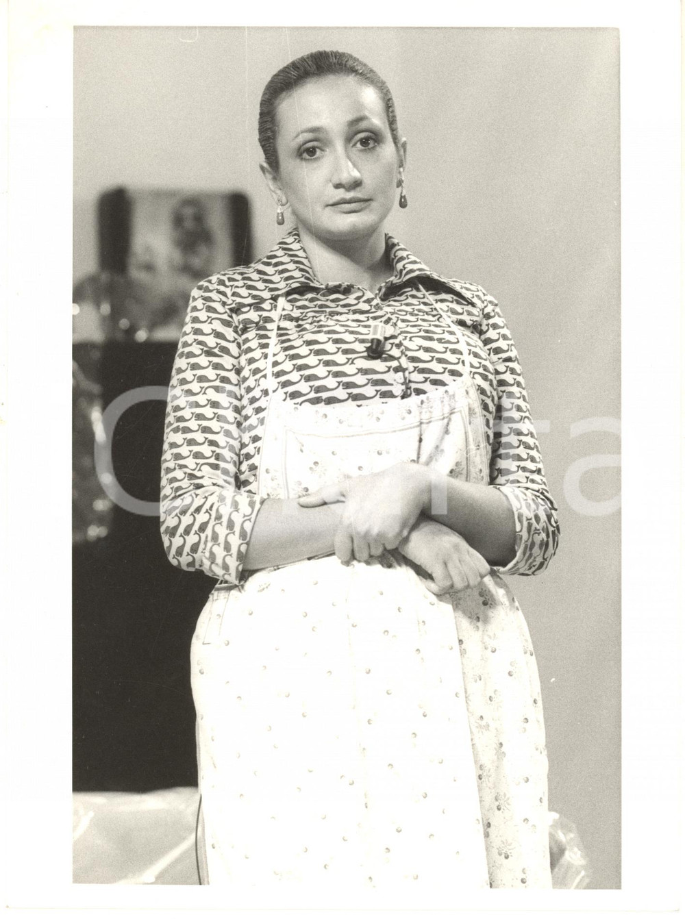1988 RAI DUE "Chi tiriamo in ballo?" - Silvia NEBBIA in grembiule - Foto 18x24