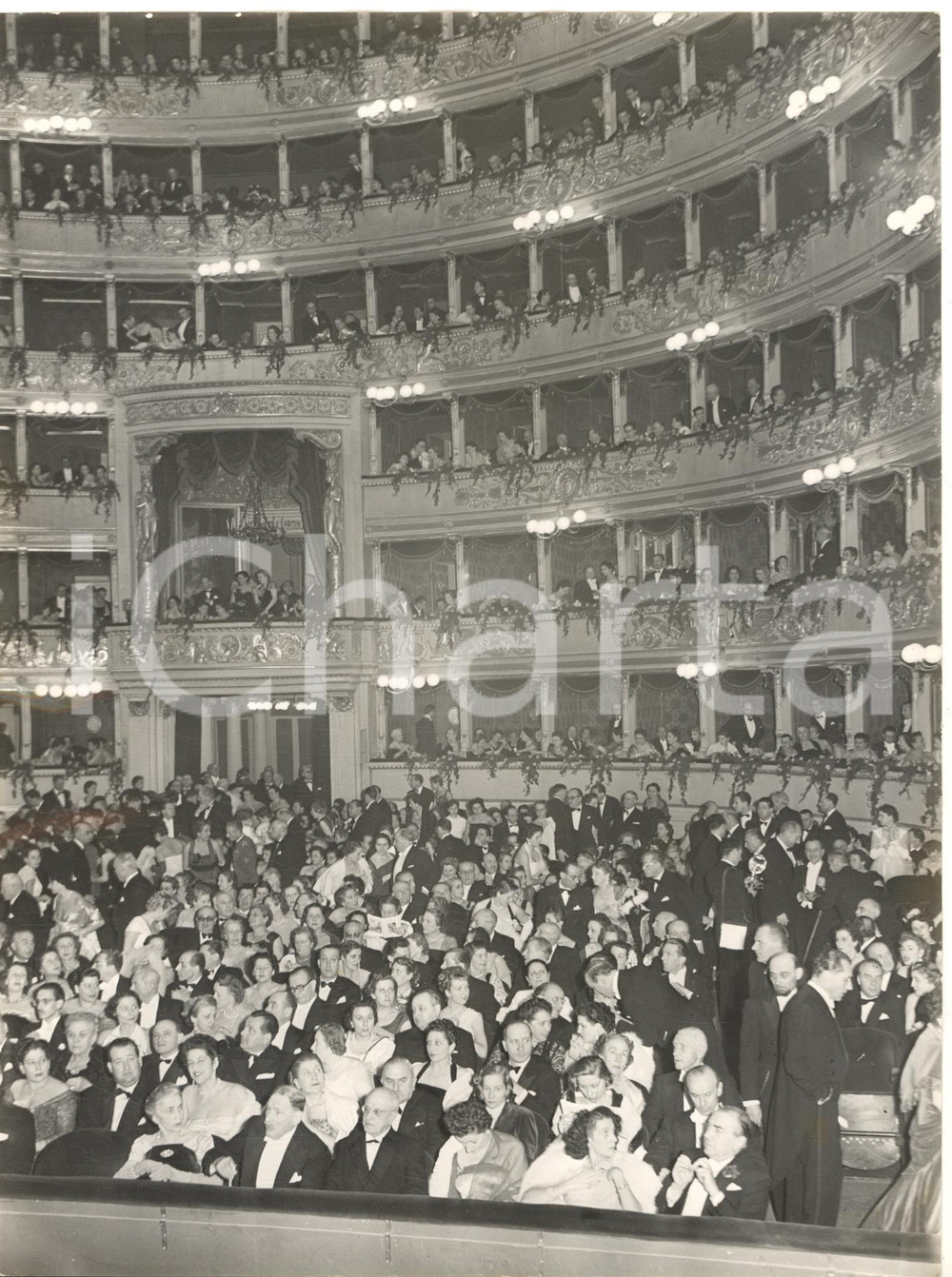 1952 MILANO Teatro alla Scala - Inaugurazione stagione lirica - Platea - Foto
