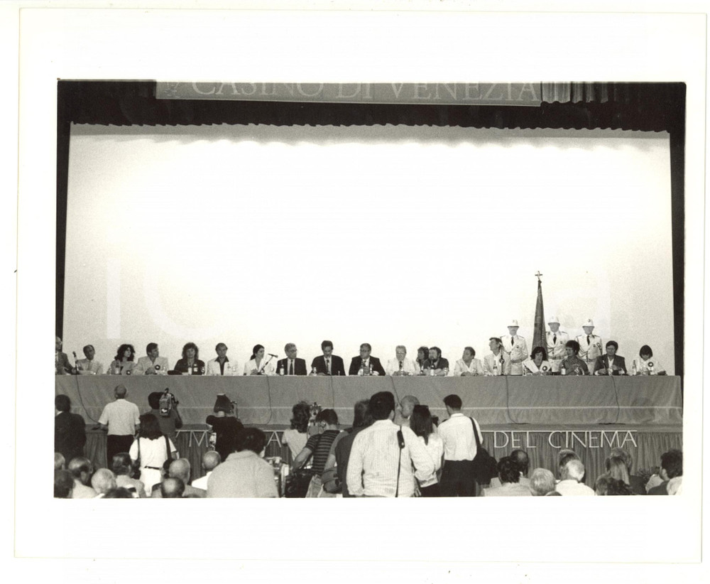 1987 VENEZIA - Casinò - Mostra del Cinema - Conferenza stampa (1) Foto