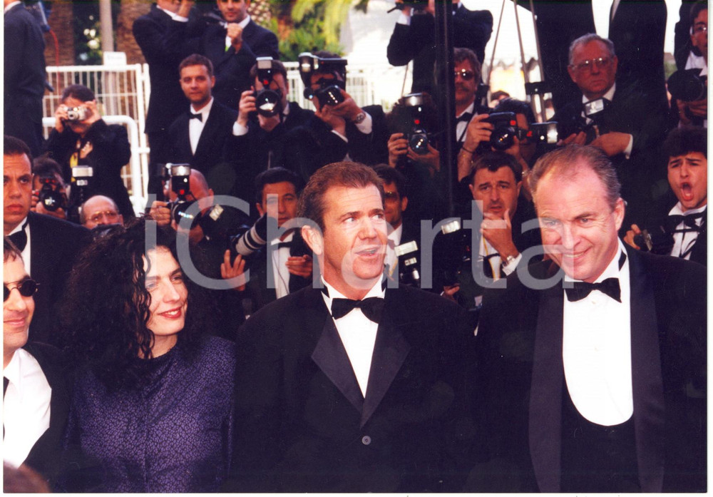 1999 CINEMA - FESTIVAL DI CANNES Arsinée KHANJIAN Mel GIBSON Bruce DAVEY *Foto