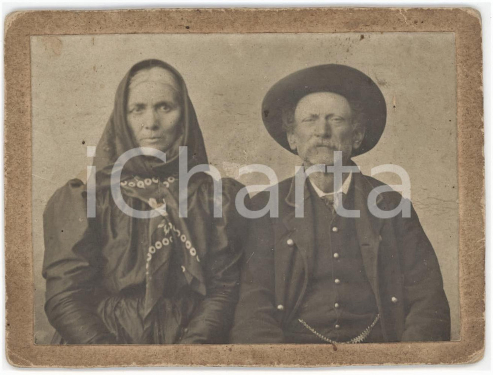 1905 ca COSTUME Coppia di contadini in abito tradizionale - Foto 8x11 cm