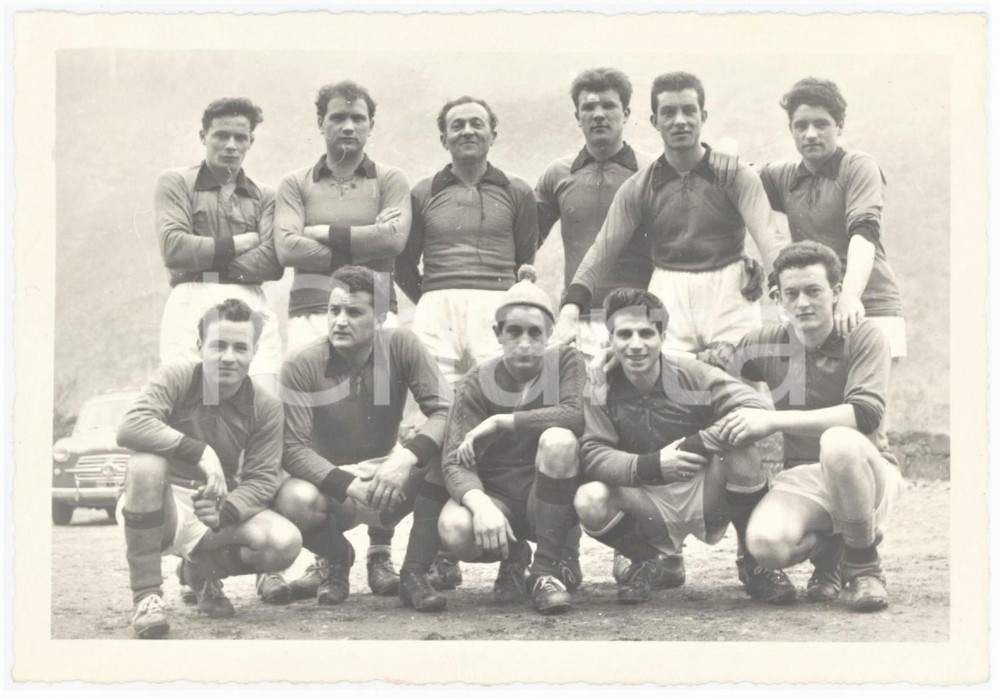 Cartolina originale da collezione 1959 GROSIO SO La squarda di calcio del cantiere FOTOGRAFIA 1