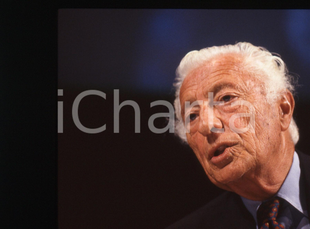 35mm vintage slide* 1995 ca Ritratto di Gianni AGNELLI durante congresso (5)