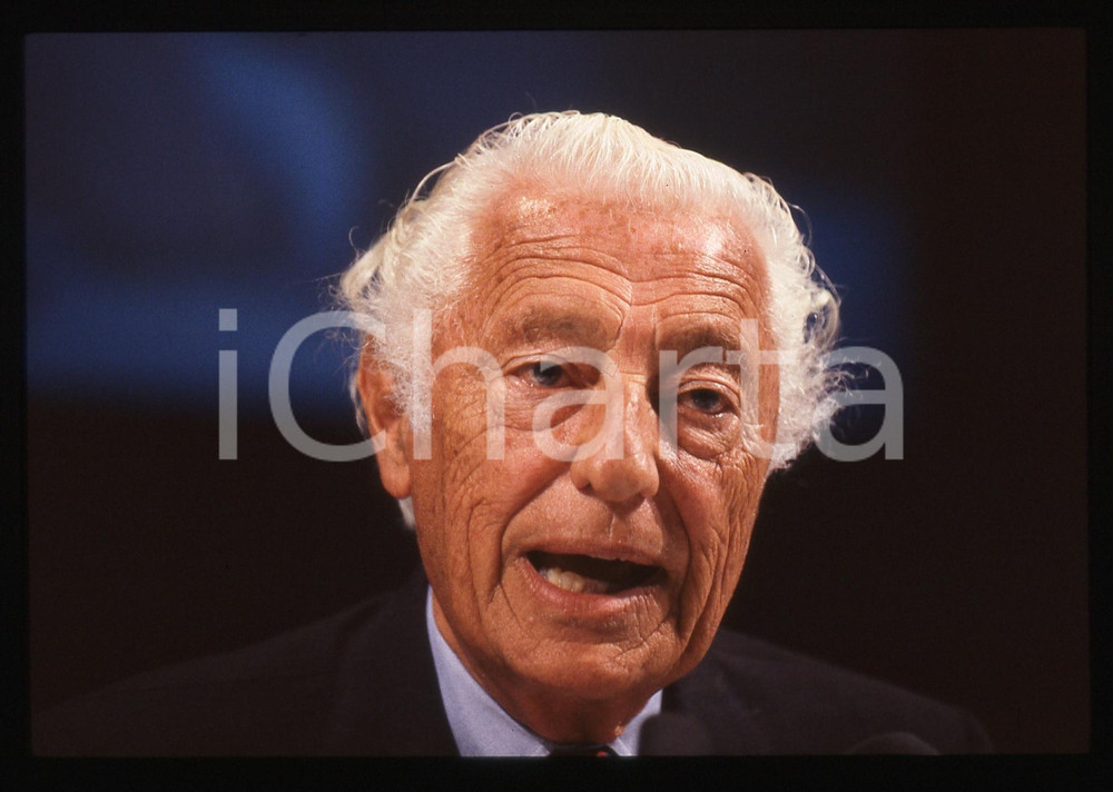 35mm vintage slide* 1995 ca Ritratto di Gianni AGNELLI durante congresso (11)
