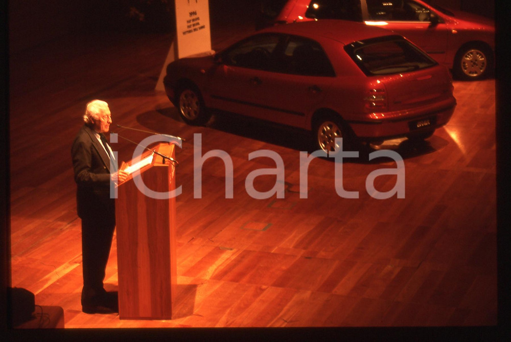35mm vintage slide* 1996 Gianni AGNELLI presenta auto FIAT BRAVO