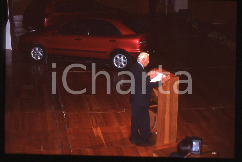 Fotografia d epoca originale 35mm vintage slide 1995ca  Gianni AGNELLI presenta la FIAT BRAVO 3 1
