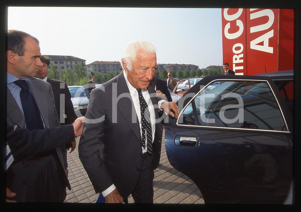 35mm vintage slide* 1995ca TORINO Gianni AGNELLI arriva al LINGOTTO (2)