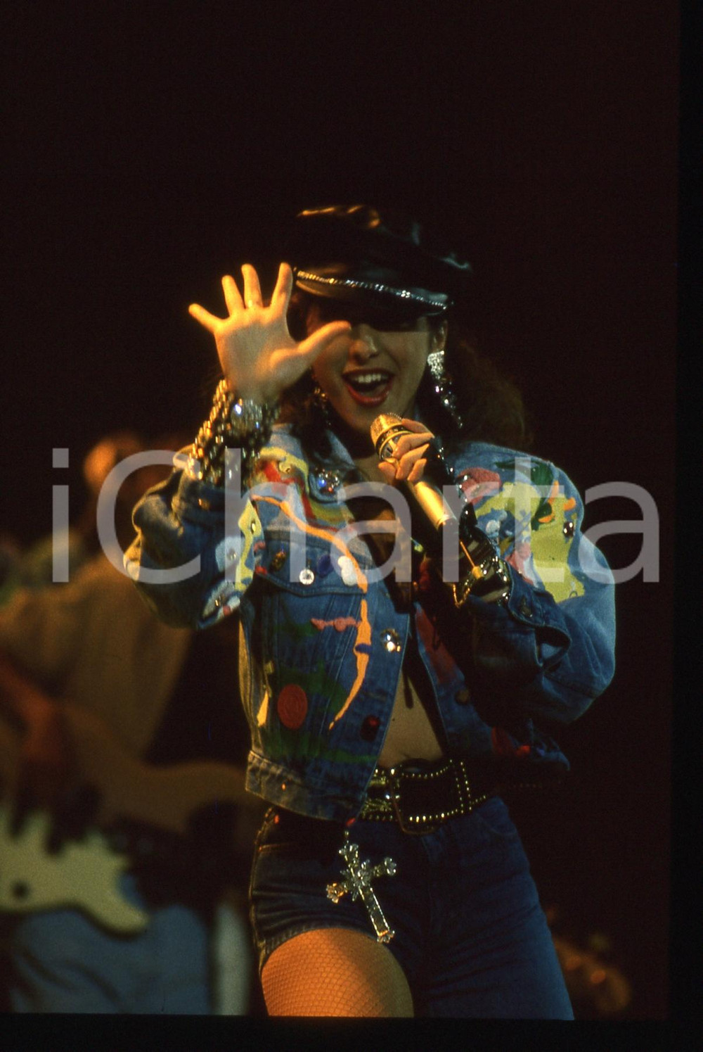 Fotografia d epoca originale 35mm vintage slide 1990ca Sabrina SALERNO in concerto 39 1